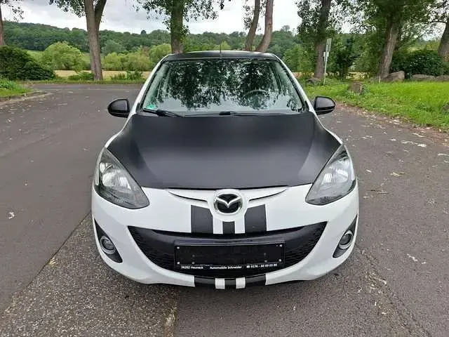 Gebraucht Mazda 2 Kenko 84 PS (61 kW) 2013 Weiß Kleinwagen
