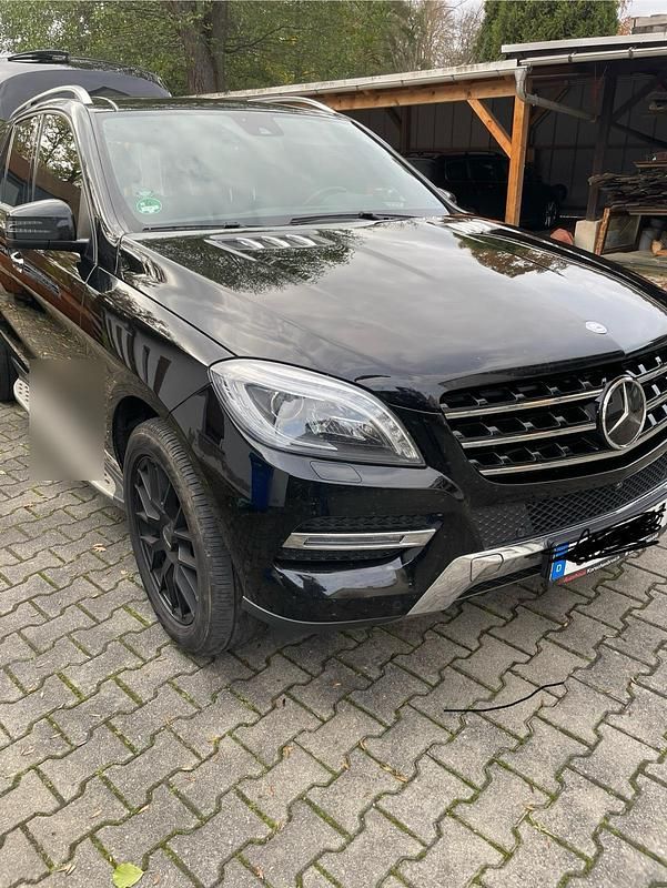 Gebraucht Mercedes ML350 258 PS (189 kW) 2014 Schwarz SUV