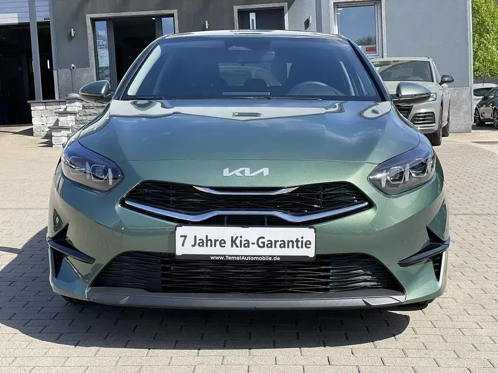 Neu Kia Ceed 140 PS (102 kW) 2025 Grün Kleinwagen