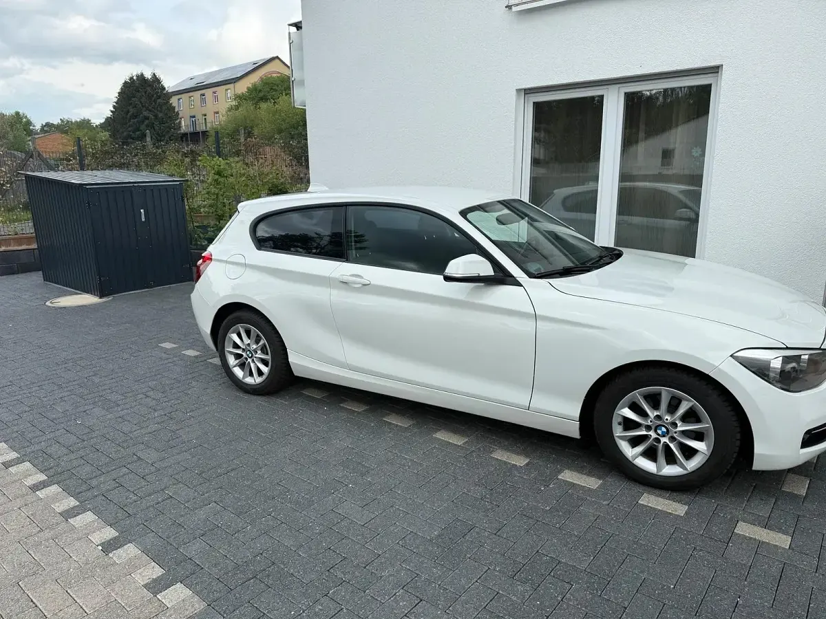 Gebraucht BMW 114 102 PS (75 kW) 2014 Weiß Kleinwagen