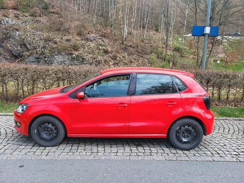 Second-hand VW Polo 86 CP (63 kW) 2012 Roșu Hatchback