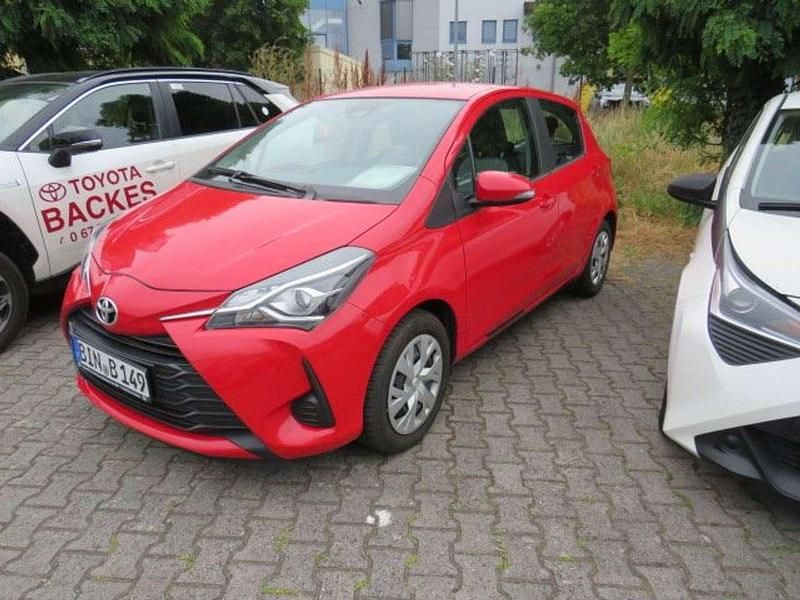 Super white 2 Gebraucht 2024 Toyota Yaris Comfort Kleinwagen | 15.900 € (Guter Preis) - Bild 1/4