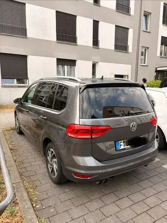 Gebraucht VW Touran Sound 150 PS (110 kW) 2017 Grau Van / Kleinbus