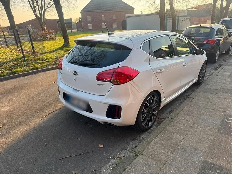 Gebraucht Kia Ceed GT GT 204 PS (150 kW) 2014 Weiß Kleinwagen