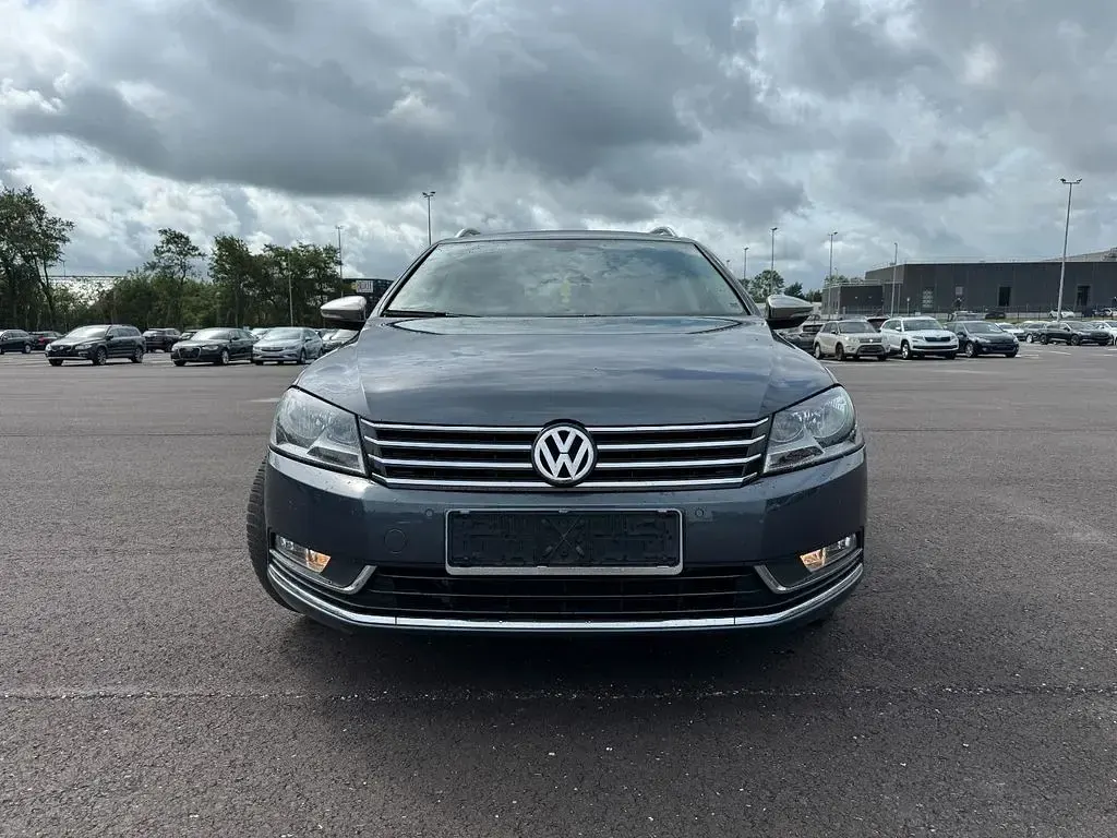 Gebraucht VW Passat 140 PS (102 kW) 2014 Grau Limousine