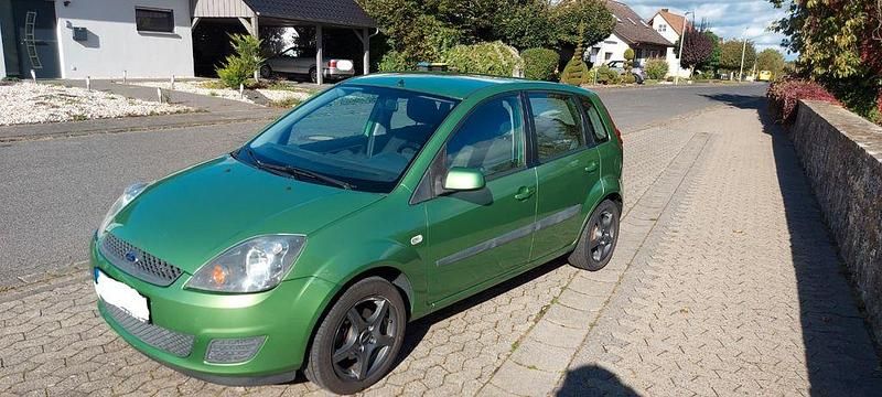Gebraucht Ford Fiesta 80 PS (58 kW) 2008 Grün Kleinwagen