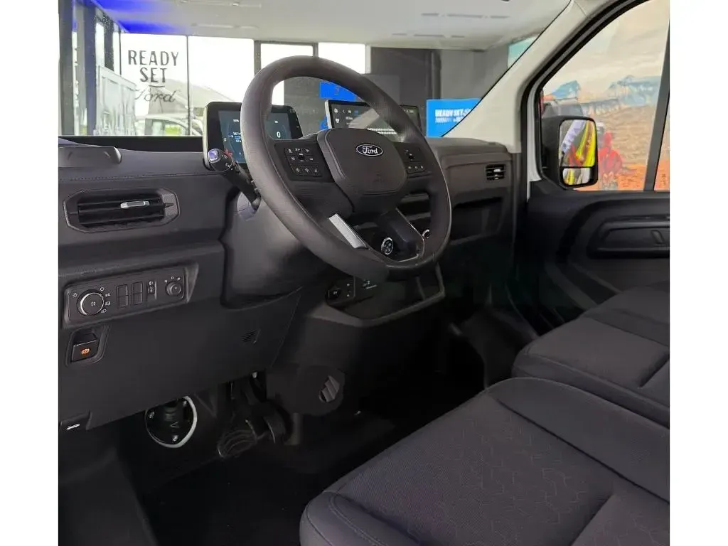 Ny Ford Transit 110 kW (150 HK) 2026 Vit Minibuss