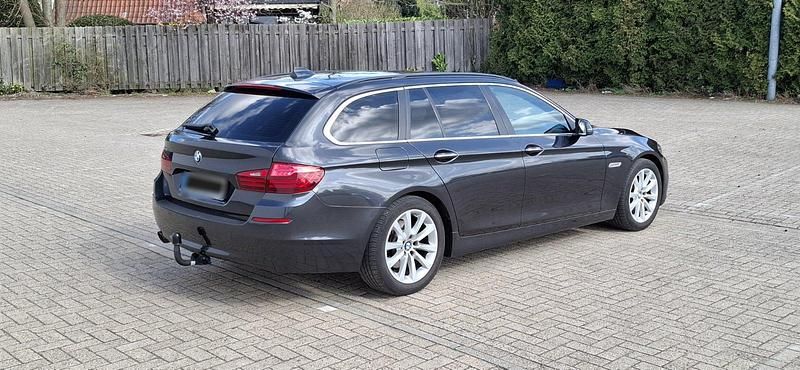 Gebraucht BMW 520 190 PS (139 kW) 2015 Schwarz Kombi