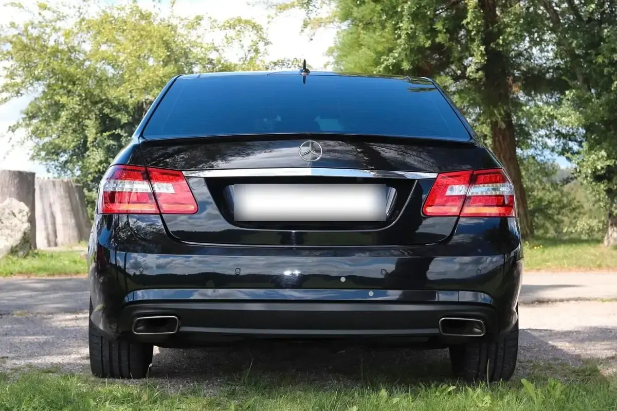 Gebraucht Mercedes E500 Avantgarde 388 PS (285 kW) 2009 Schwarz Limousine