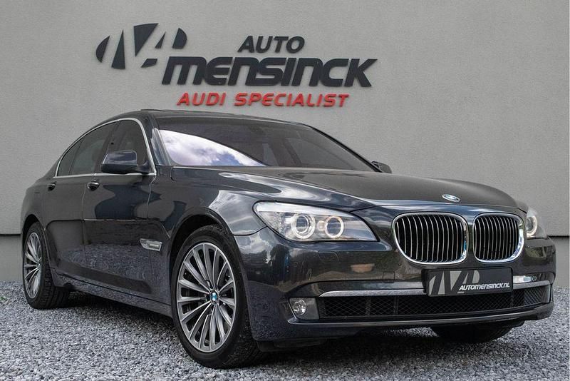 Grau Gebraucht 2010 BMW 750 Executive Limousine | 13.950 € (Etwas zu teuer) - Bild 1/4