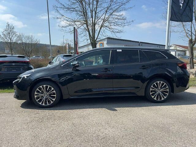 Neu Toyota Corolla 196 PS (144 kW) 2025 Schwarz Kombi
