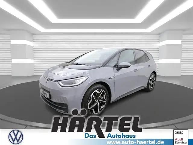 Mondsteingrau (grey), solid Gebraucht 2023 VW ID.3 Pro Kleinwagen | 31.100 € (Fairer Preis) - Bild 1/4