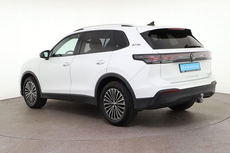 Gebraucht VW Tiguan Goal 150 PS (110 kW) 2021 Pure white SUV