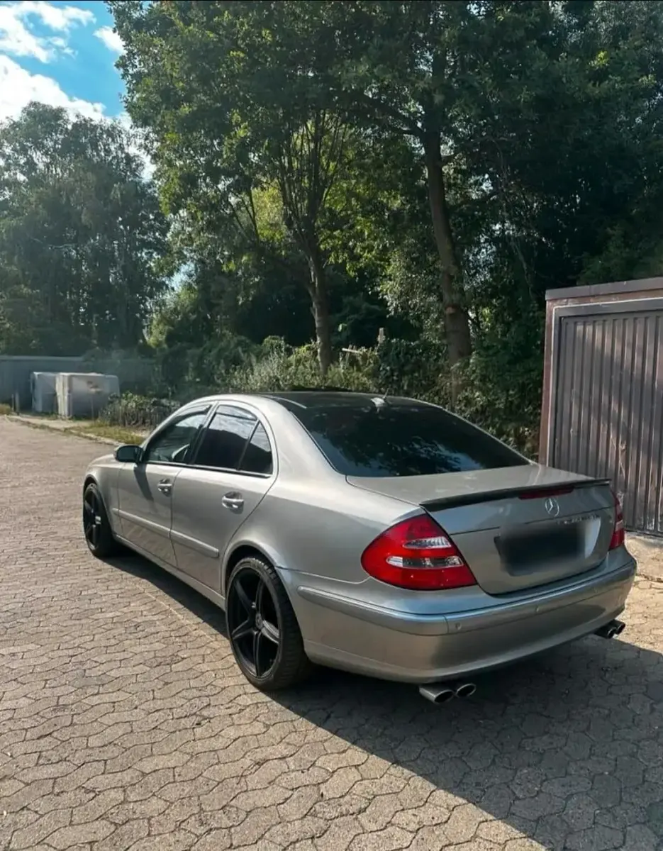 Gebraucht Mercedes E350 272 PS (200 kW) 2005 Grau Limousine