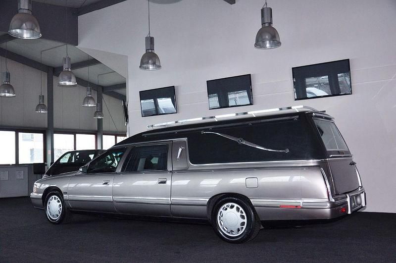 Second-hand Cadillac Deville 279 CP (205 kW) 1999 Gri Berlinǎ
