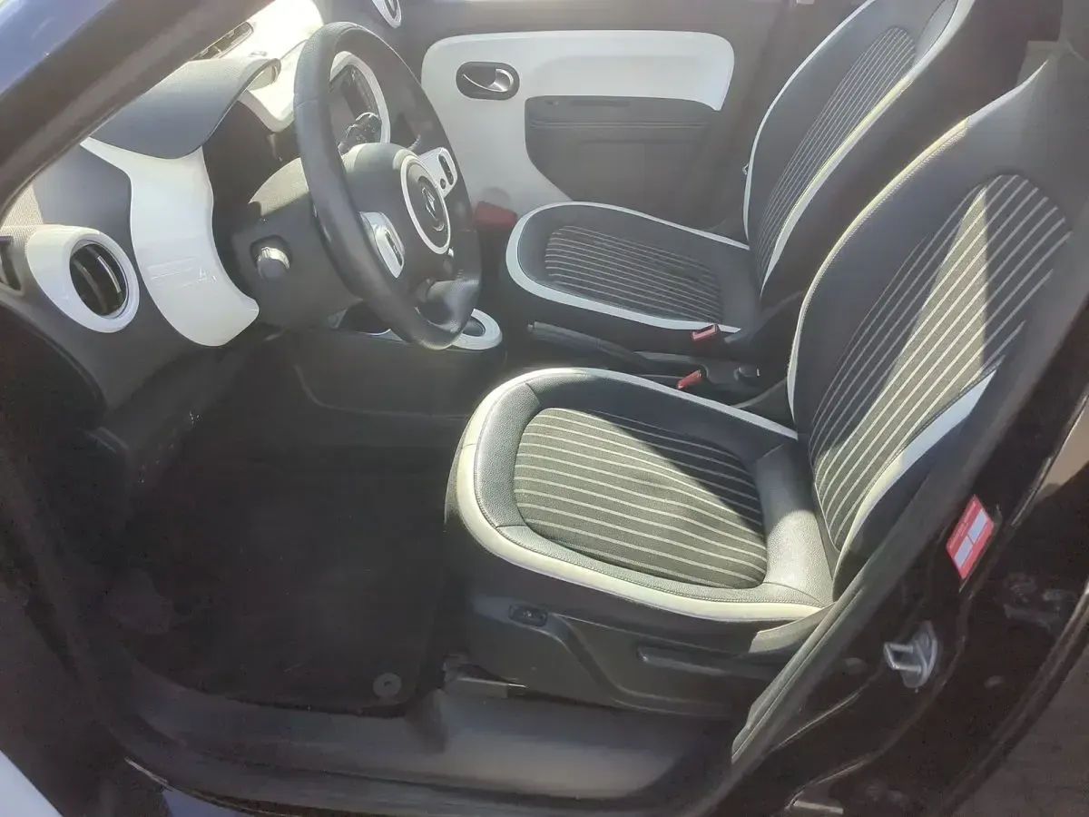 Gebraucht Renault Twingo Techno 60 kW (82 PS) 2023 Schwarz (blackpearlschwarz) Kleinwagen