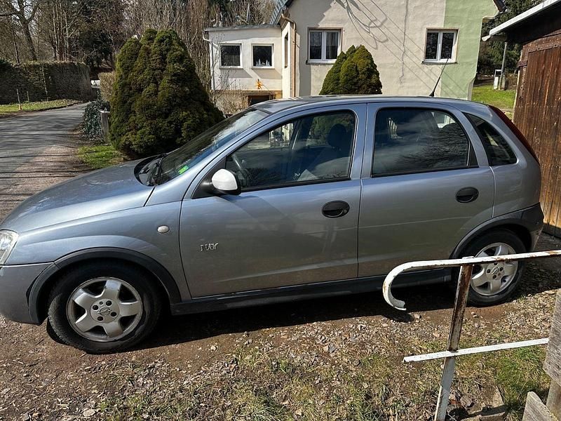 Używany Opel Corsa Njoy 75 KM (55 kW) 2003 Srebrny Hatchback