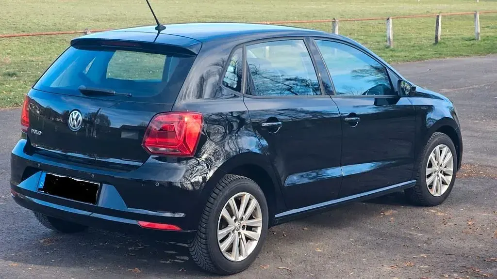 Second-hand VW Polo Comfortline 75 CP (55 kW) 2017 Negru Berlinǎ