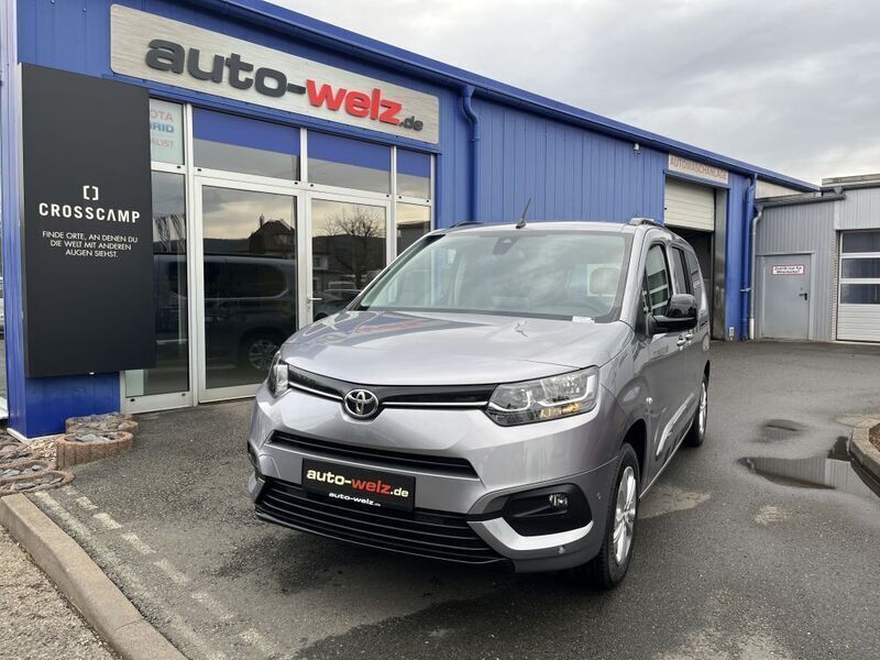 Silber Gebraucht 2024 Toyota Proace Verso City Kombi | 32.950 € (Teuer) - Bild 1/4