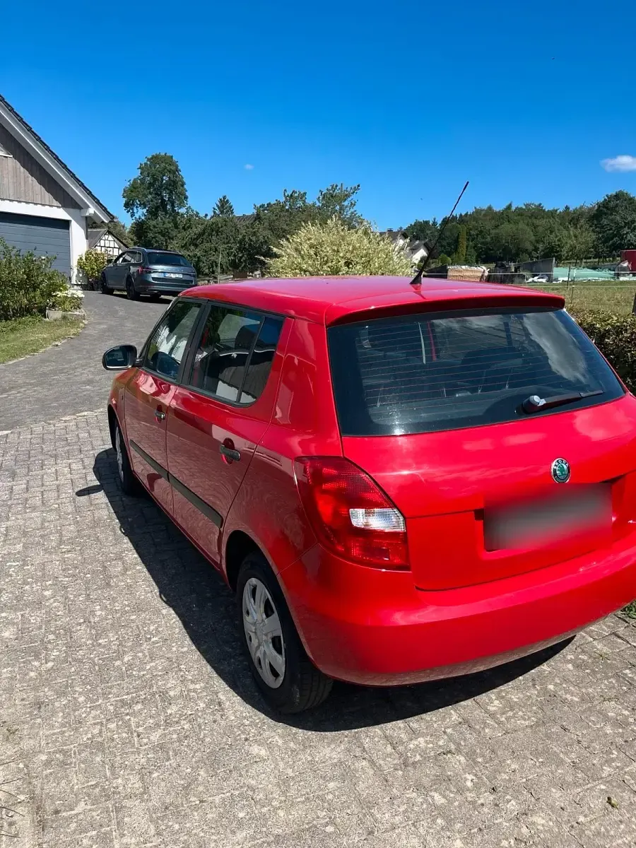 Gebraucht Skoda Fabia 60 PS (44 kW) 2010 Rot Kleinwagen