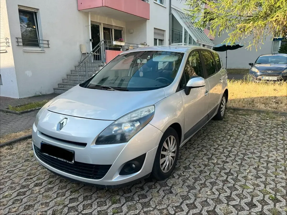 Gebraucht Renault Grand Scénic III 106 PS (77 kW) 2010 Silber Van / Kleinbus