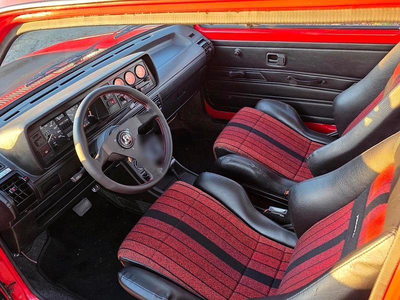 Gebraucht VW Golf I GTI 70 PS (51 kW) 1982 Rot Kleinwagen