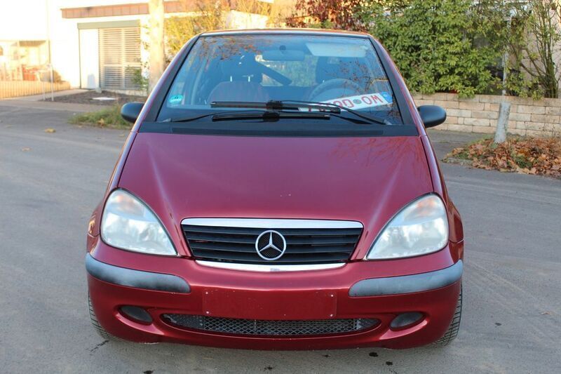 Rot Gebraucht 2001 Mercedes A170 Classic Van / Kleinbus | 1.350 € (Fairer Preis) - Bild 1/4