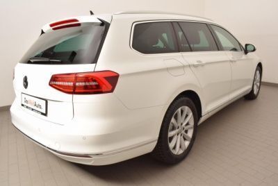 Gebraucht VW Passat Highline 150 PS (110 kW) 2019 Weiß Kombi