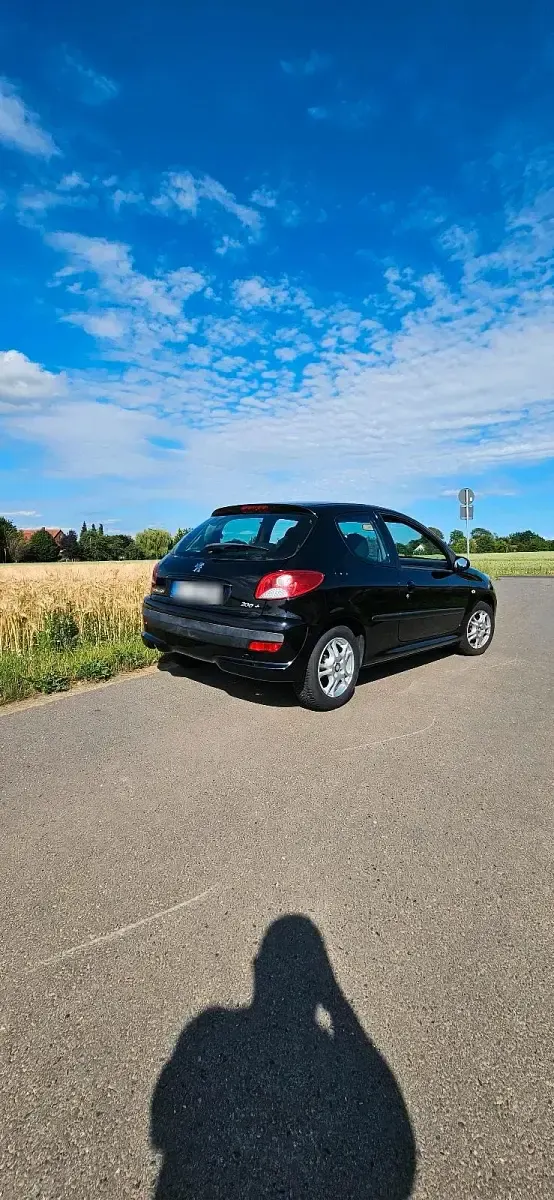 Gebraucht Peugeot 206+ 60 PS (44 kW) 2009 Schwarz Kleinwagen