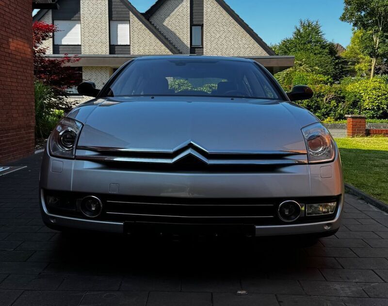 Silber Gebraucht 2006 Citroën C6 Exclusive Limousine | 5.900 € (Fairer Preis) - Bild 1/4