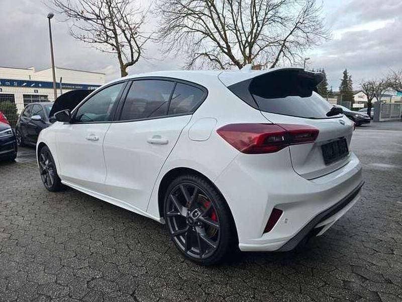 Gebraucht Ford Focus ST 280 PS (205 kW) 2023 Frostweiß Limousine