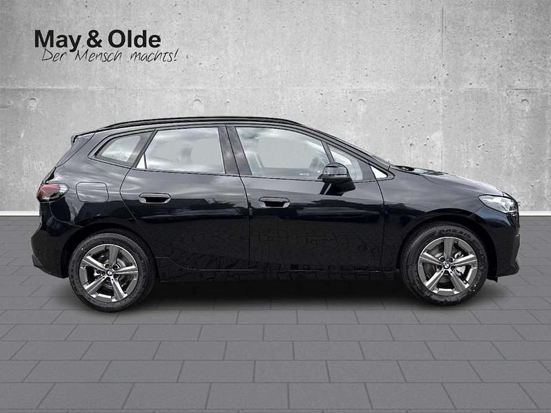 Neu BMW 218 Active Tourer 136 PS (100 kW) 2026 Saphirschwarz metallic Van / Kleinbus