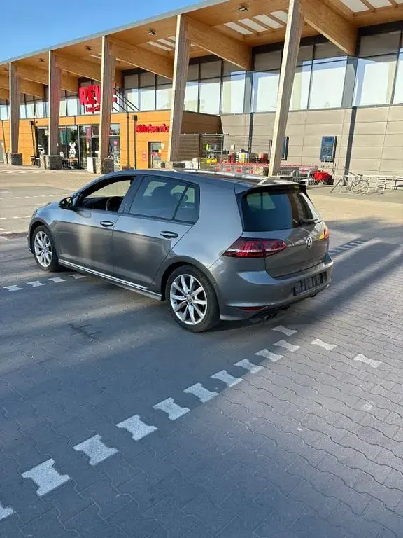 Gebraucht VW Golf VII Highline 140 PS (102 kW) 2014 Limousine