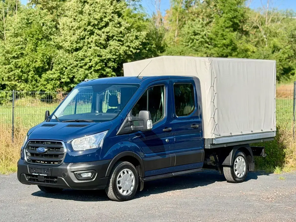 Gebraucht Ford Transit Trend 131 PS (96 kW) 2020 Blau Van