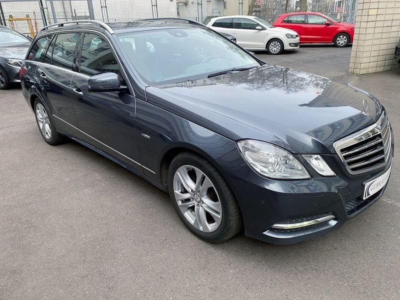Second-hand Mercedes E200 184 CP (135 kW) 2011 Gri Berlinǎ