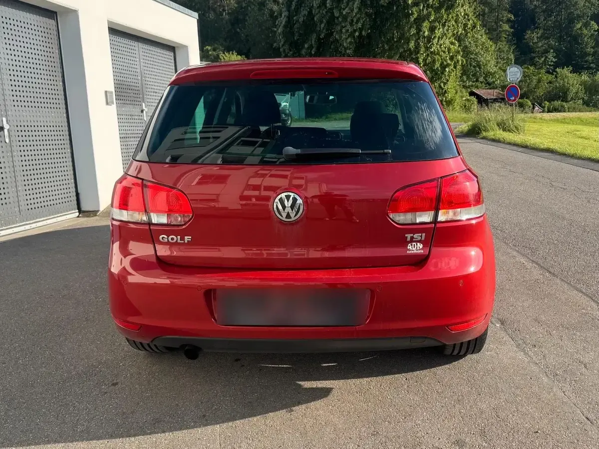 Gebraucht VW Golf VI Style 105 PS (77 kW) 2011 Rot Kleinwagen