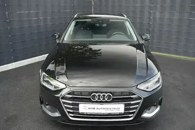 Gebraucht Audi A4 Advanced 163 PS (119 kW) 2022 Schwarz Kombi