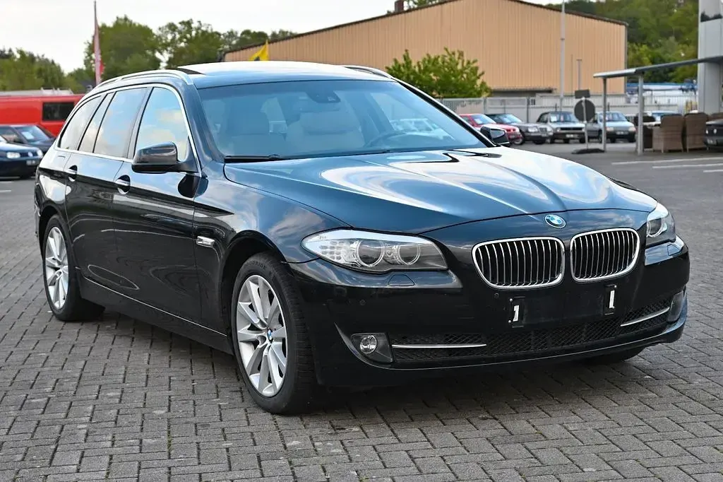 Gebraucht BMW 525 204 PS (150 kW) 2010 Schwarz Limousine
