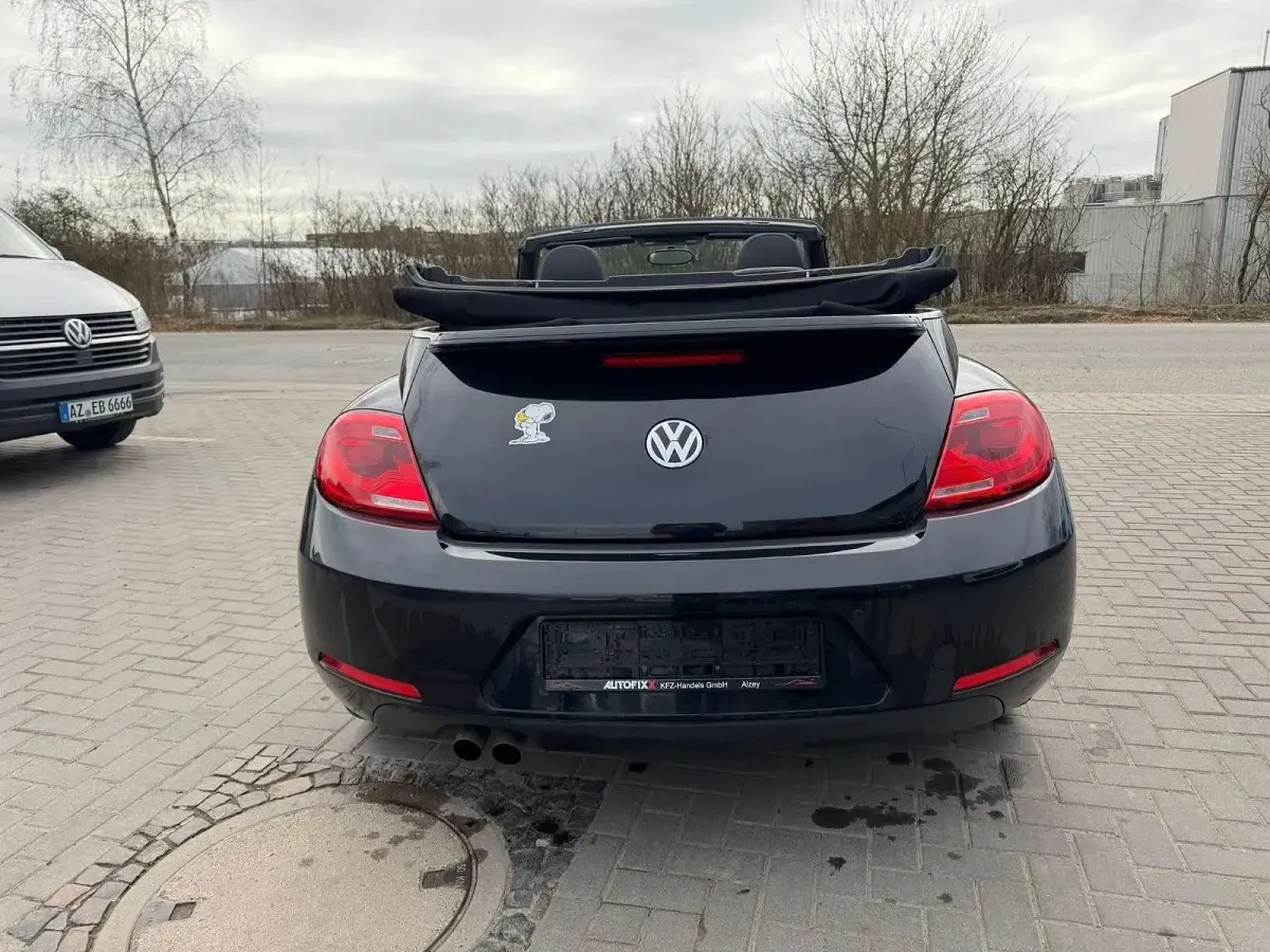 Usata VW Beetle Cabriolet 140 CV (102 kW) 2013 Nero Cabrio