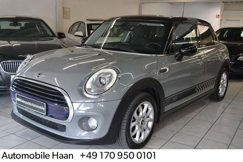 Sonderlack moonwalk grey met. Gebraucht 2017 Mini Cooper Kleinwagen | 8.900 € (Superpreis) - Bild 1/4