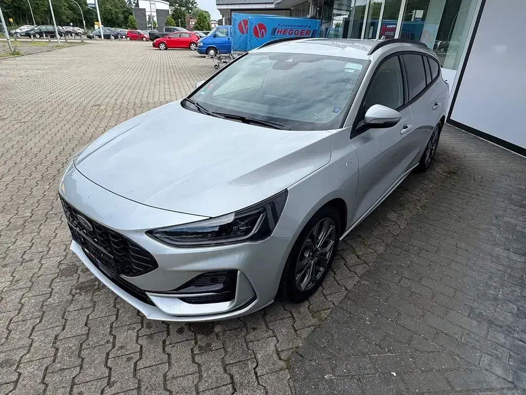 Gebraucht Ford Focus ST-Line X 116 PS (85 kW) 2025 Silber Limousine