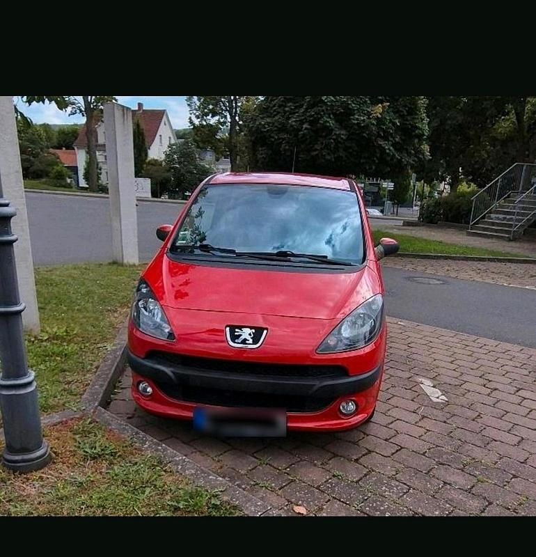 Gebraucht Peugeot 1007 109 PS (80 kW) 2005 Rot Van / Kleinbus