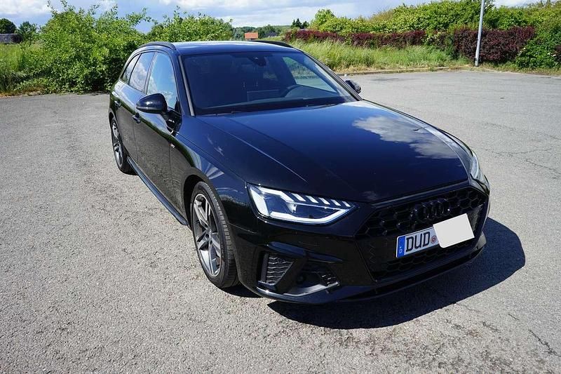 Schwarz Gebraucht 2020 Audi A4 Business Kombi | 31.450 € (Etwas zu teuer) - Bild 1/4