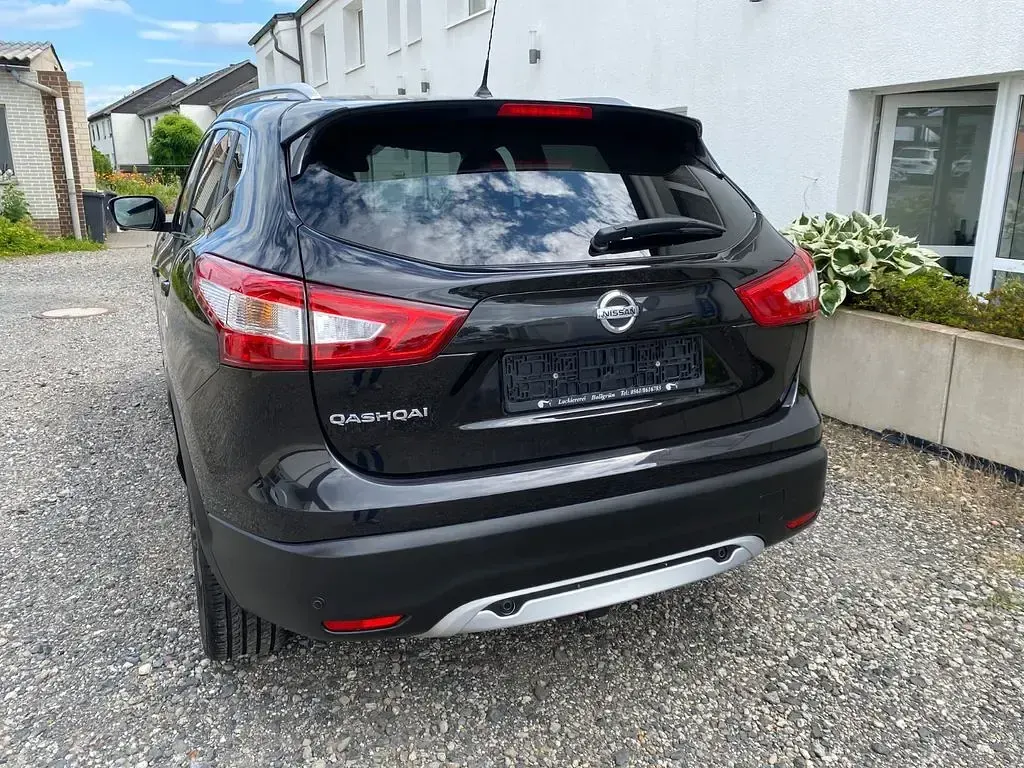 Gebraucht Nissan Qashqai Black Edition 131 PS (96 kW) 2016 Schwarz SUV