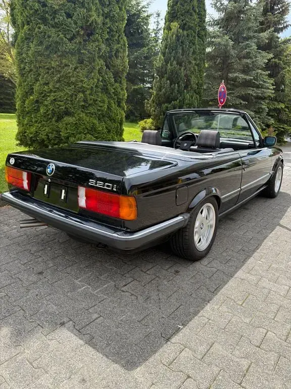 Gebraucht BMW 320 Cabriolet Basis 129 PS (94 kW) 1987 Schwarz Cabrio