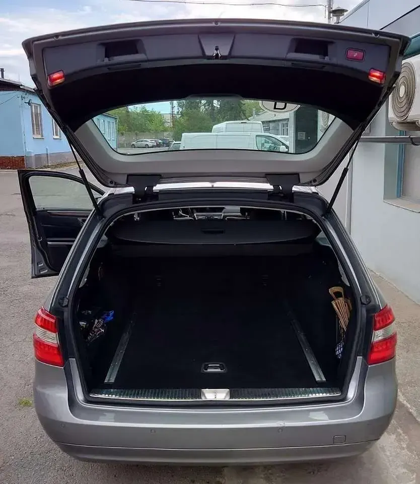 Gebraucht Mercedes E250 Elegance 204 PS (150 kW) 2012 Grau Kombi