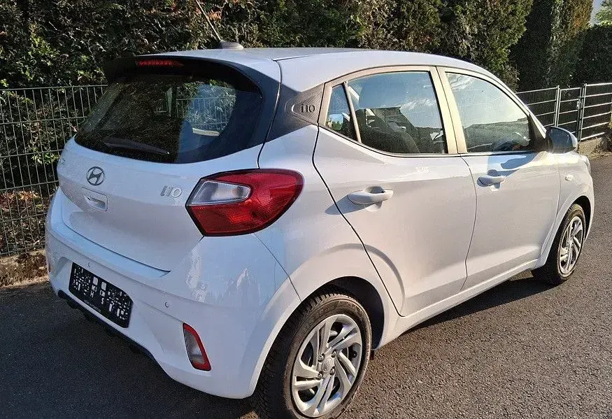 Neu Hyundai i10 Select 63 PS (46 kW) 2025 Weiß Kleinwagen