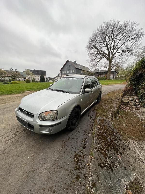 Silber Gebraucht 2005 Subaru Impreza Kombi | 2.500 € (Fairer Preis) - Bild 1/4
