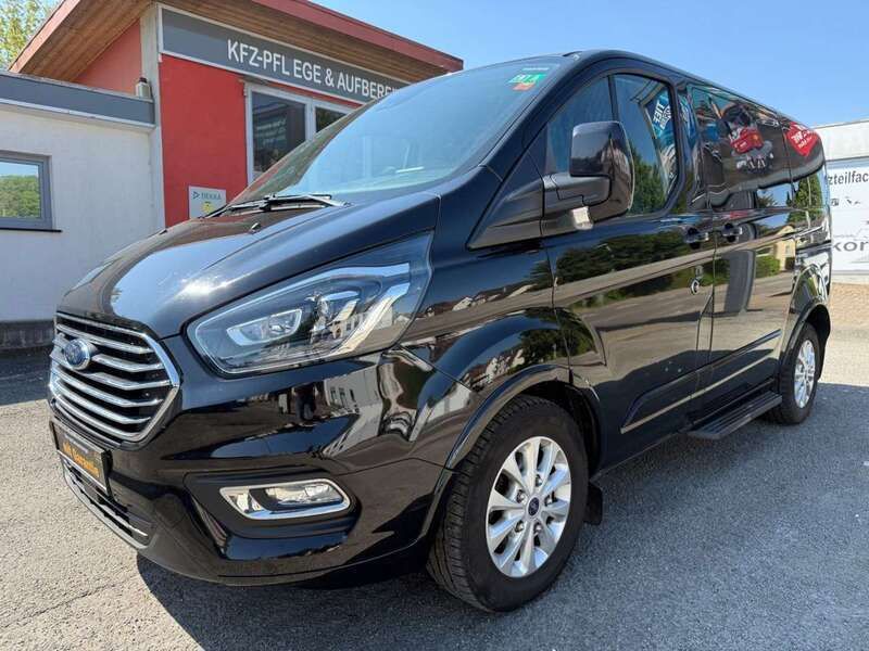 Obsidianschwarz metallic Gebraucht 2020 Ford Tourneo Custom Van / Kleinbus | 24.900 € (Fairer Preis) - Bild 1/4