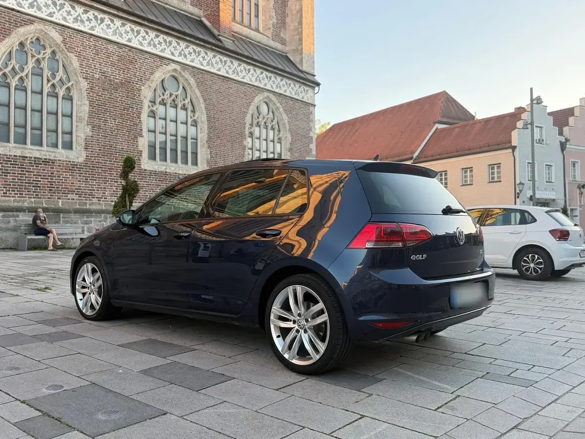 Gebraucht VW Golf VII Highline 2013 Blau Limousine